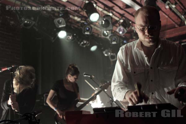 UNDER BYEN - 2010-03-15 - PARIS - La Maroquinerie - 